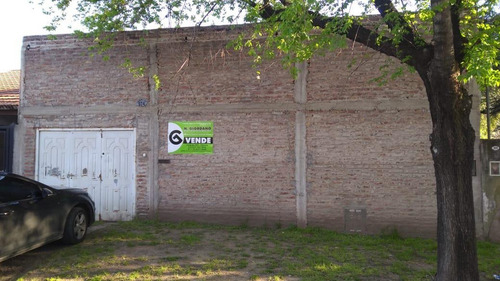 Imagen 2 de 8 de Importante Propiedad Con Amplio Parque En Moreno Sur - 2 Dormitorios!