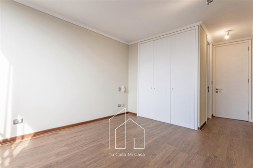 Amplio Departamento En Venta De 2 Dorm. En Ñuñoa
