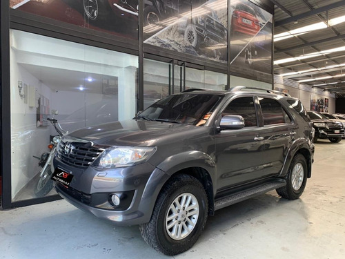 Imagen 1 de 13 de Toyota Fortuner Sr 7ptos 4x4