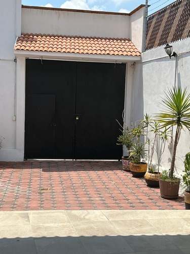 Se Vende Salón De Fiestas , En