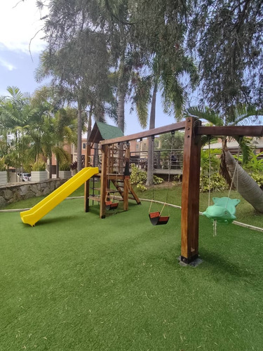 Town House En Altos De Guataparo Conjunto Vistalago. Minerva K