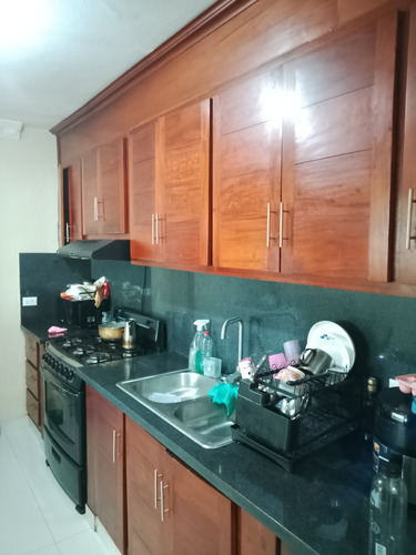 Amplio Apartamento 4to Piso En Res. Man Detrás De La Sirena