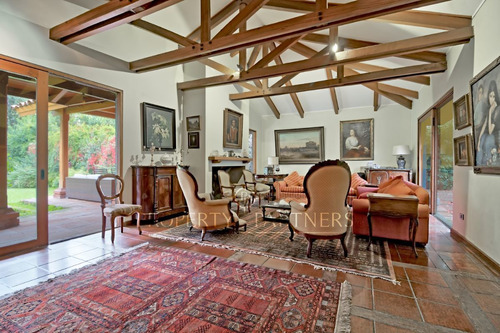 Casa Chilena, Excelente Ubicación Con Proyección C...