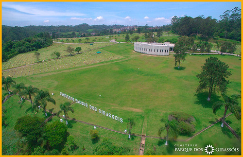 Imagem 1 de 3 de Jazigo No Cemitério Parque Dos Girassóis