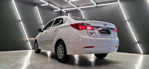 Imagem 6 de 14 de Hyundai Hb20s 1.6 Comfort Plus 16v Flex 4p Manual