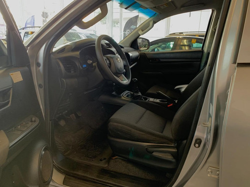 Toyota Hilux 2.8 NARROW 4X4 CD 16V DIESEL 4P MANUAL