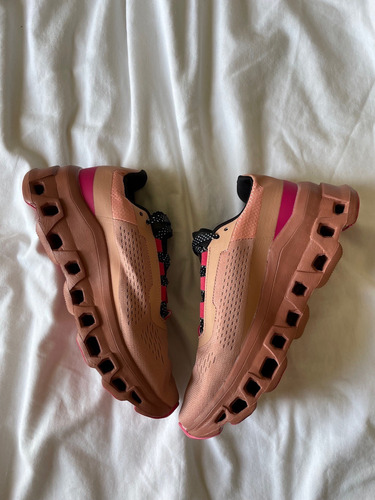 On Running Cloudmonster Rosa Fuerte Talla 25