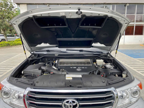 Toyota Land Cruiser 200 2015 4.5 Vxr