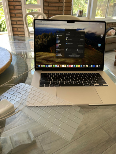 Mac Book Air M3 15-inch Gris (Usado)