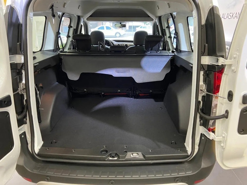 Imagen 8 de 18 de Kangoo Stepway 1.6 5a 2023 Permuto Urgente (nir)