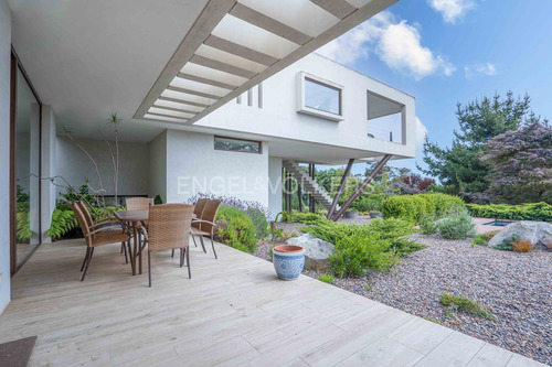 Moderna Casa En Condominio Cantagua