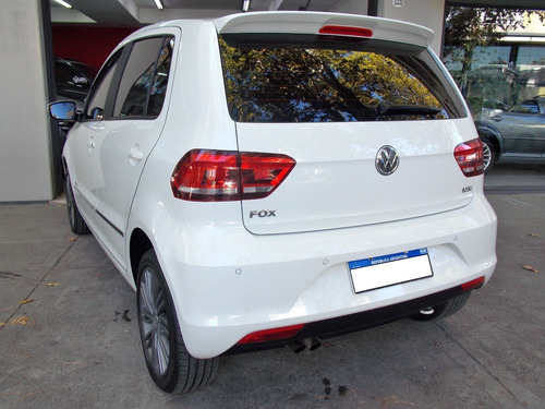Imagen 5 de 15 de Volkswagen Fox 1.6 Msi Highline 5p. 2017 Carbone