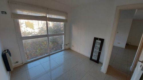 Imagen 8 de 10 de Departamento 2 Amb. Todo Externo. Con Cochera.