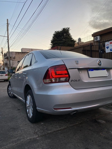 Imagen 5 de 10 de Volkswagen Polo 2016 1.6 Comfortline Tiptronic