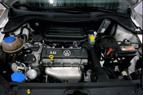 Imagen 10 de 25 de Volkswagen Vento Sedan 4 Pts Starline Ta A/ac Mp3 R-15