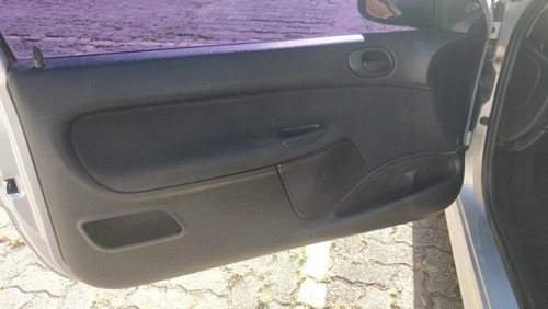 Peugeot 206 Presence 1.4 8v 3p 2004/2004