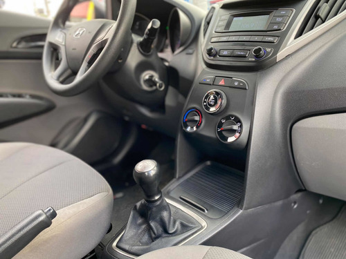 Imagem 4 de 9 de Hyundai Hb20s 2019 1.0 Unique Flex 4p