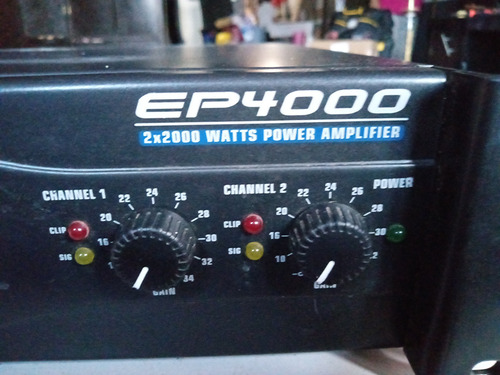 Behringer Ep4000 Amplificador De Audio 4000watts Negro