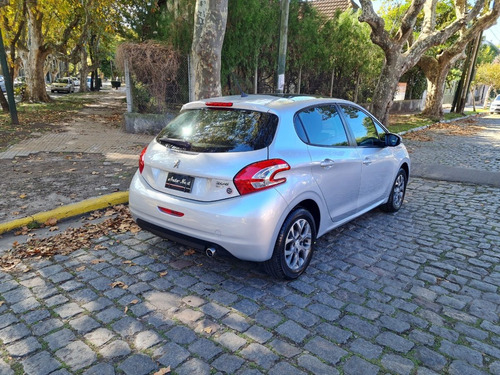 Imagen 5 de 14 de Peugeot 208 1.6n Allure Touch 2015