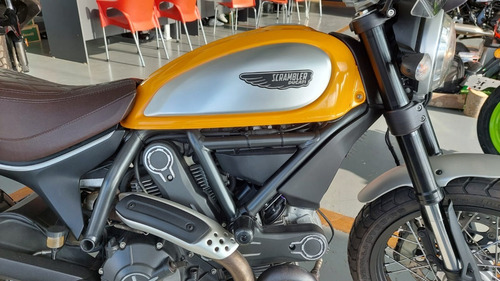 Imagen 6 de 15 de Ducati Scrambler 800 Classic Inmaculada !!!!