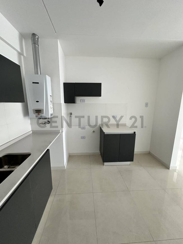 Departamento De 3 Ambientes A Estrenar! Con Cochera Cubierta