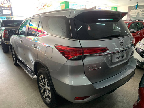 Imagem 7 de 7 de Toyota Hilux Sw4 2.8 Srx 4x4 7 Lugares 16v Turbo