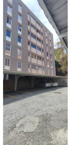 Vendo Apartamento 81m2 La Urbina 3870