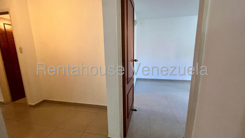 Apartamento En Alquiler Colinas De La Tahona Mls #25-14026
