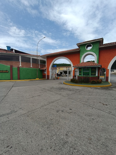 Se Vende Townhouse 104m2 3h/3b/1p Samanes De Betania I Charallave 6880