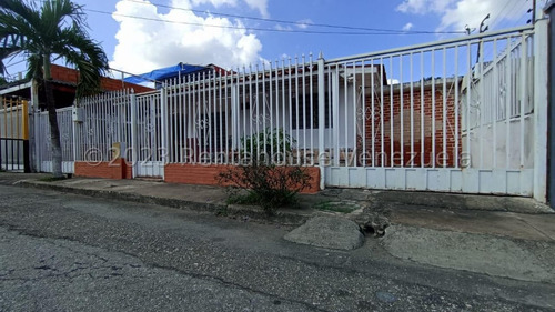 Casa En Venta En Patarata  Barquisimeto , Mco R E F 2 4 - 1 3 2 5 7