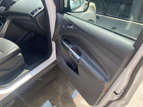 Ford Escape 2.5 Se Plus Piel At