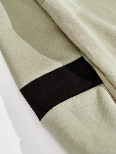 Sudadera Holgada Con Solapas Y Botones Para Hombre