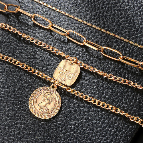 Collar En Forma De S Con Colgante Retro En Forma De Moneda D