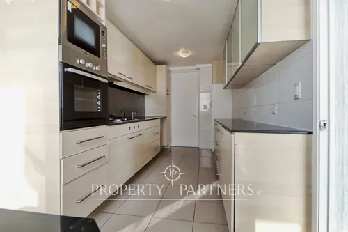 Departamento De 4 Habitaciones, Primera Línea En C...