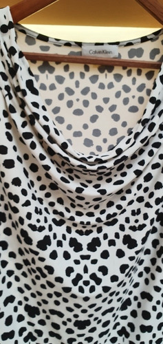Remera Calvin Klein, No Uma, No Zara, No Cher, No Jazmín Che