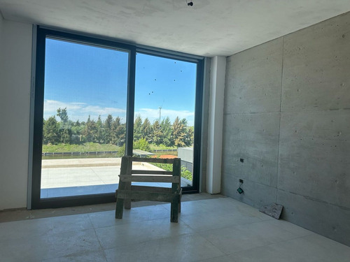 Venta Casa 3 Plantas Virazon Nordelta Al Agua