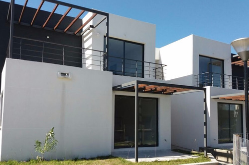 Imagen 5 de 9 de Casa De 3 Dormitorios 1 Baño En Salto. P.b. A Estrenar!