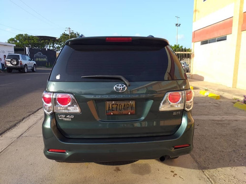 Imagen 7 de 14 de Toyota Fortuner 4x4