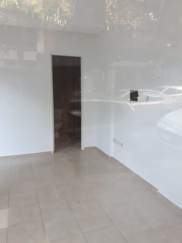 Vendo Local Comercial - Nueva Córdoba.