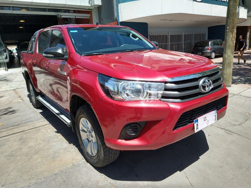 Imagen 3 de 10 de Toyota Hilux Sr 4x4 2017