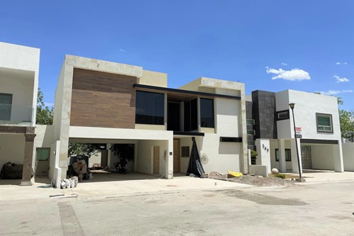 Residencia En Proceso De Construcción, Recamara En Planta Baja En Residencial Las Trojes Torreon