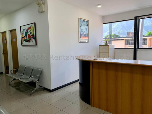 Casa Comercial En Venta En Chuao A Pie De Calle Angela Tocho