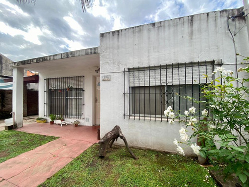 Casa En Venta En Matheu - Cuatro Ambientes