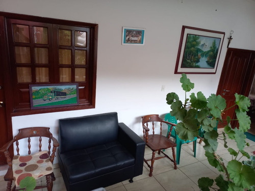 Vendo Hermosa Finca En Choachí Junto Al Casco Urbano, Con Casa Amplia Remodelada. Gran Oportunidad, Precio Negociable.