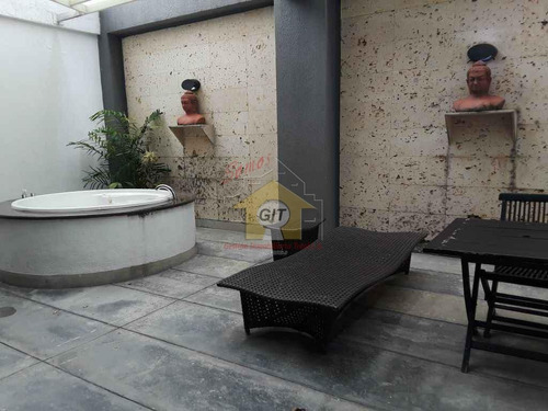 Imagen 7 de 10 de El Edificio Diseñado Para Hotel, Se Encuentra Ubicado En El