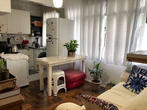 Imagem 6 de 15 de Apartamento Mobiliado Com 01 Dormitório No Centro A Apenas 140m Da Praia De Balneário Camboriú. - 3995_1
