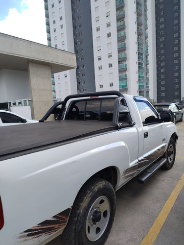 Chevrolet S10 2.4 Cab. Simples 2p