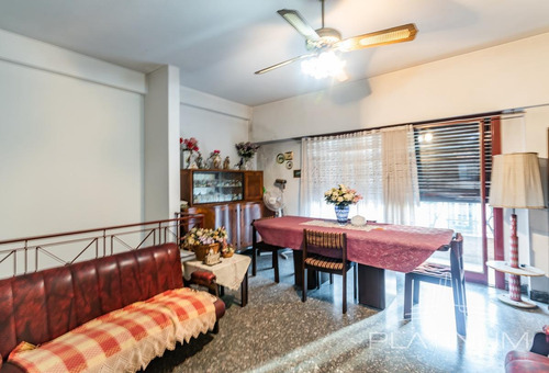 Imagen 2 de 12 de Casa En Lote Propio Con 3 Unidades - Chacarita Limite Colegiales