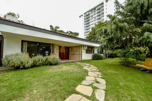 Casa De Cuatro Dormitorios En Venta Punta Del Este- Ref: 2579