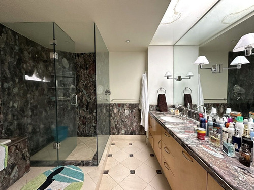 Casa En Venta Con Alberca En Bosques De Las Lomas